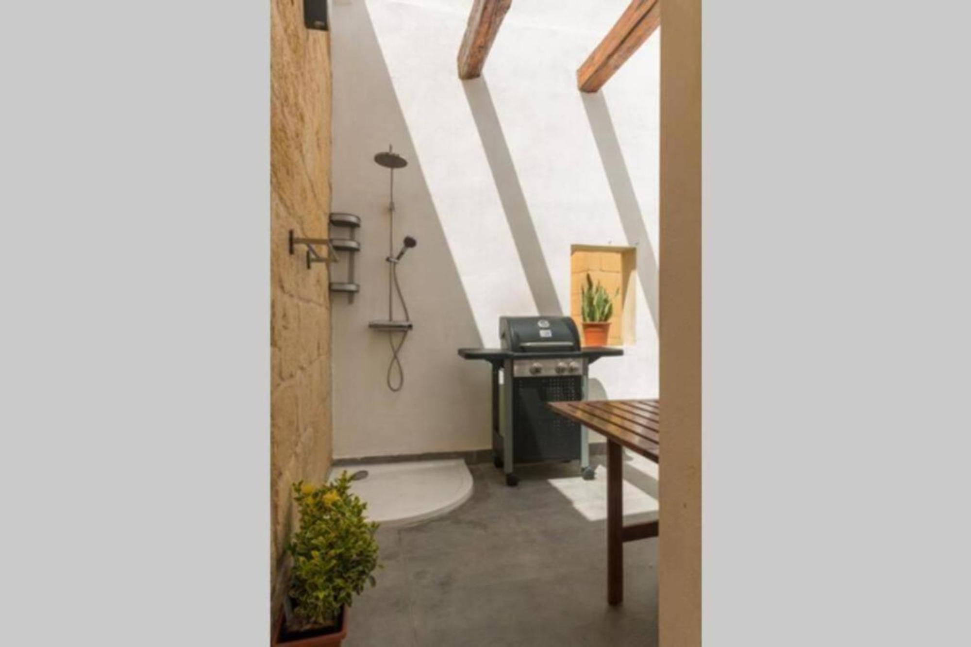 Authentic Gf Apartment With Terrace At The 3 Cities Marina Cospicua 외부 사진